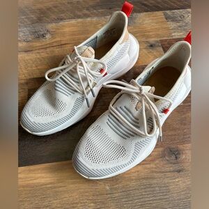 Sorel explore defy low sneaker size 9